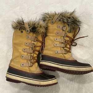 SOREL Joan of Arc Waterproof Winter Boots with faux fur Top in tan Suede Size 6